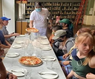 Chicago Downtown: 3-Hr Guided Pizza Tour